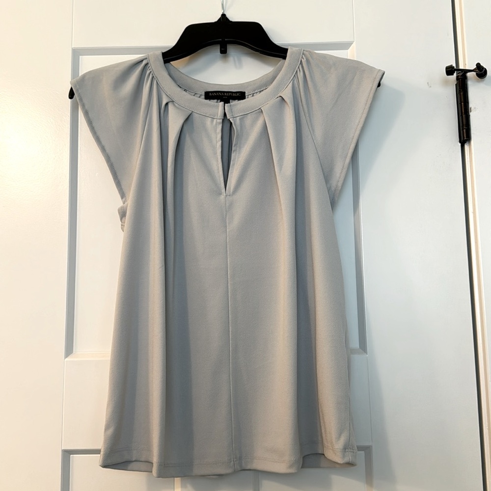 BR XS light gray blouse
